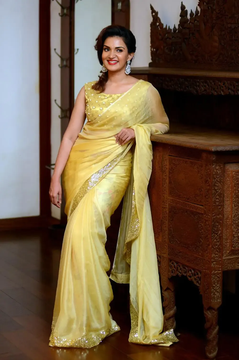 BOLLYWOOD ACTRESS HONEY ROSE IN TRADITIONAL YELLOW SAREE 9